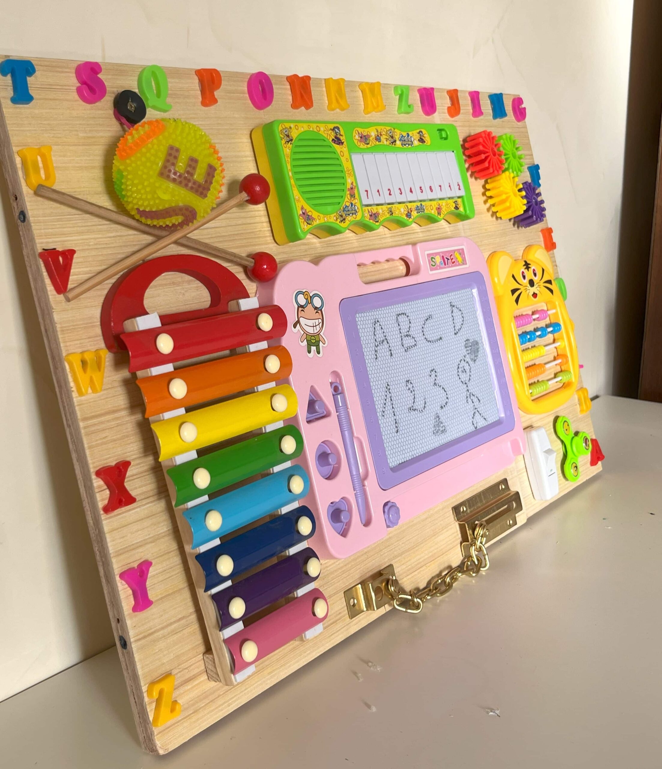 لوحة حسية تعليمية لتنمية مهارات الأطفال - الصورة 2