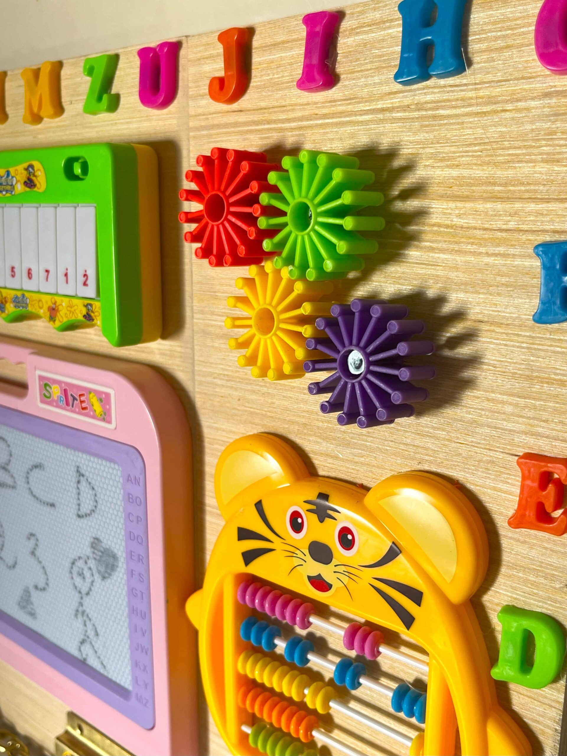 لوحة حسية تعليمية لتنمية مهارات الأطفال - الصورة 3